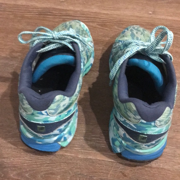 New Balance Running Shoes - Picture 2 of 6